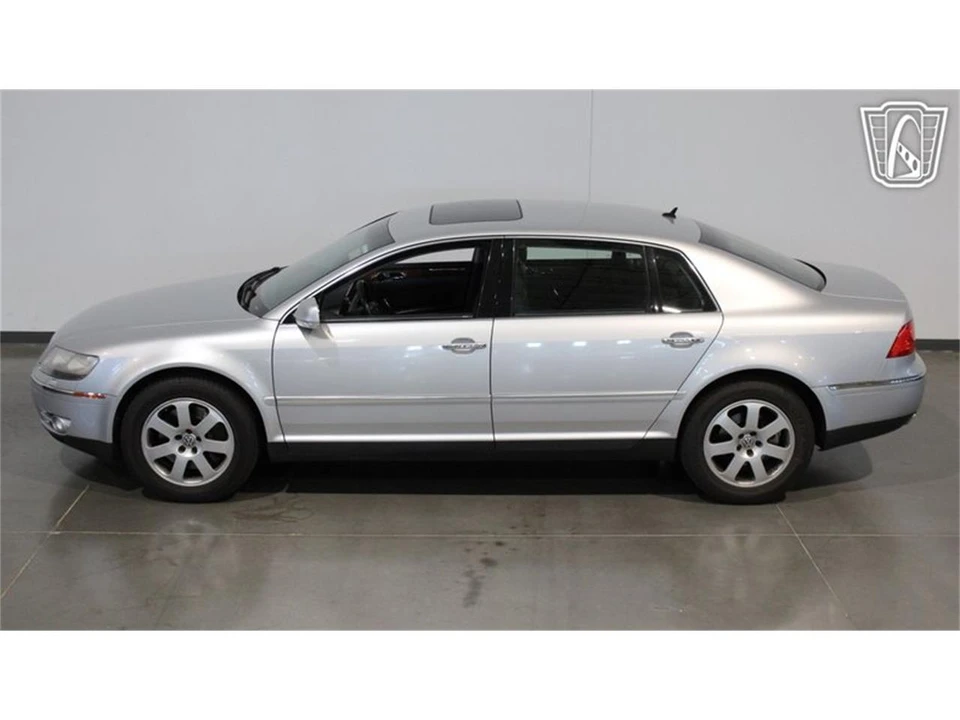 2004 Volkswagen Phaeton - Image 11 of 31