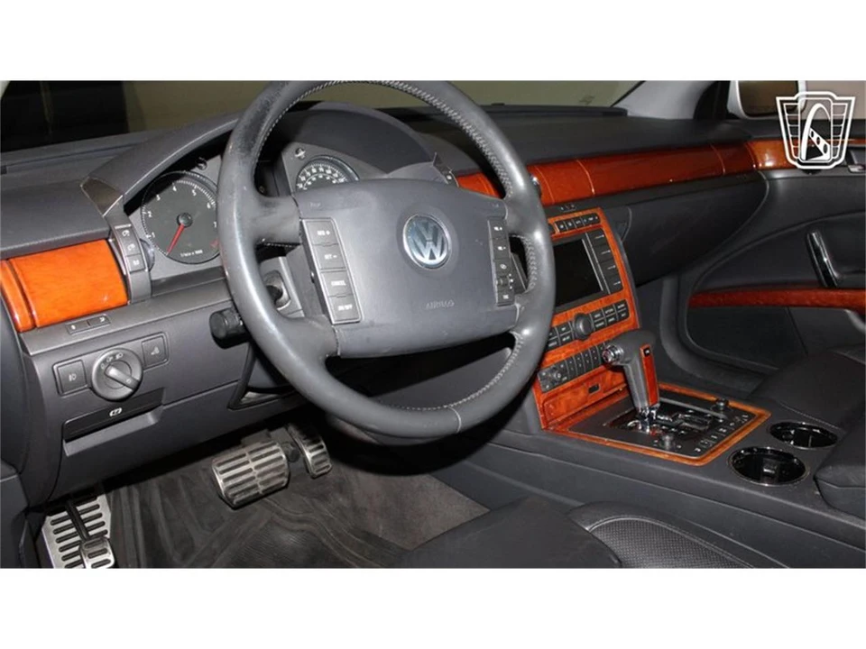 2004 Volkswagen Phaeton - Image 13 of 31