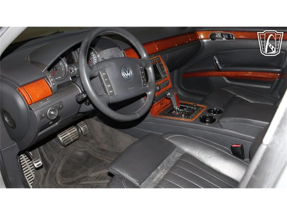 2004 Volkswagen Phaeton - Image 14 of 31