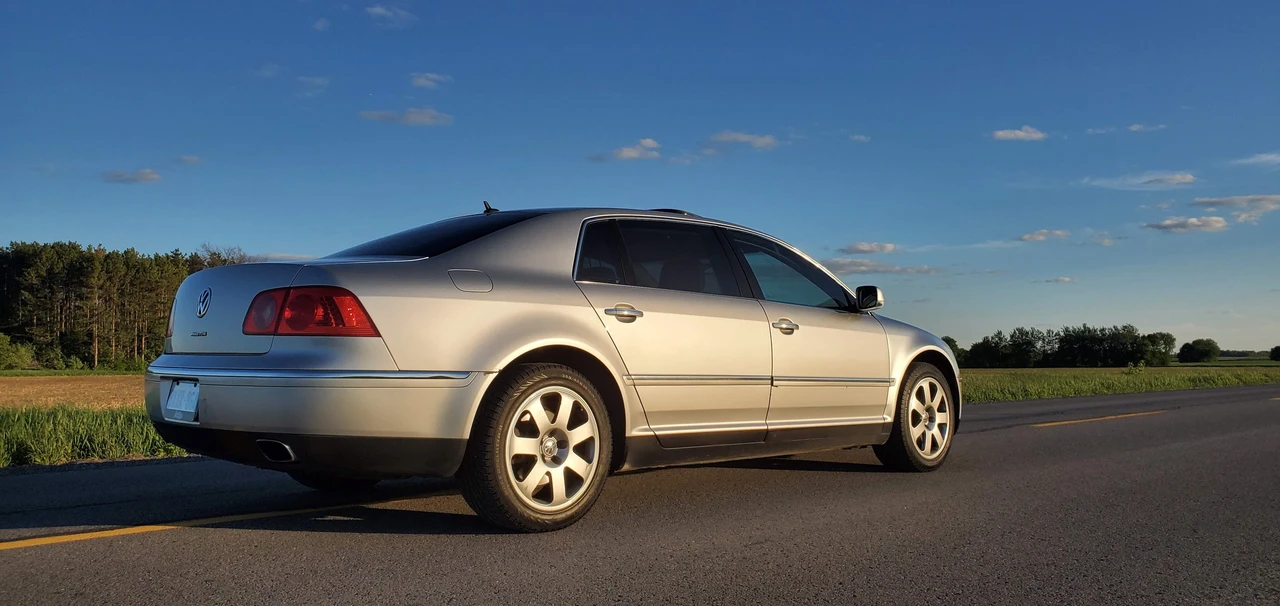 2004 Volkswagen Phaeton - Image 2 of 31