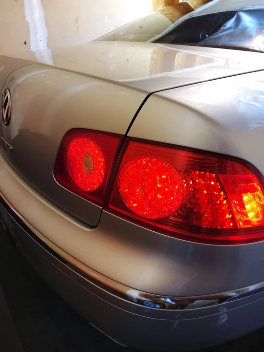 2004 Volkswagen Phaeton - Image 25 of 31