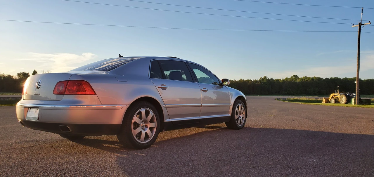 2004 Volkswagen Phaeton - Image 17 of 31