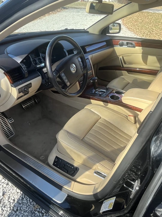2004 Volkswagen Phaeton - Image 12 of 16