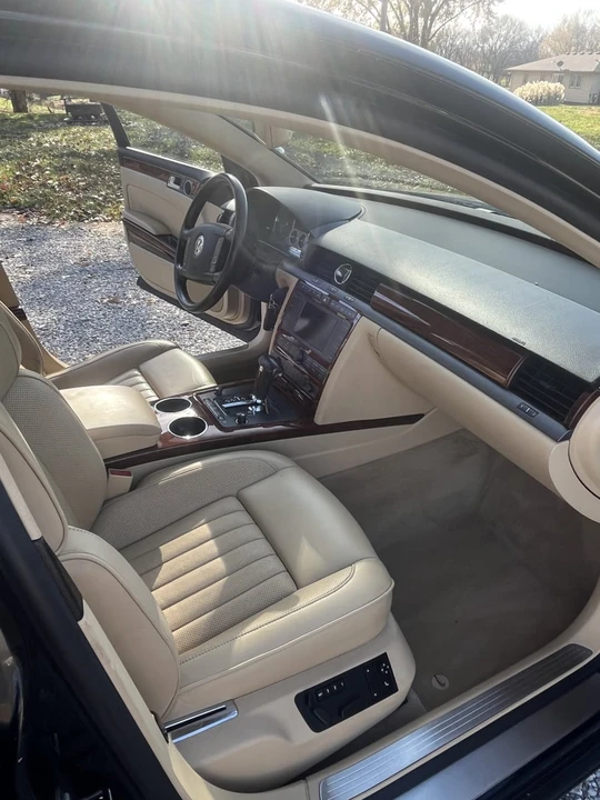 2004 Volkswagen Phaeton - Image 11 of 16