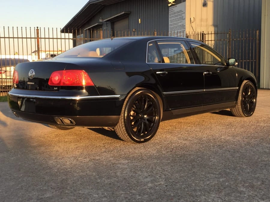 2004 Volkswagen Phaeton - Image 2 of 12