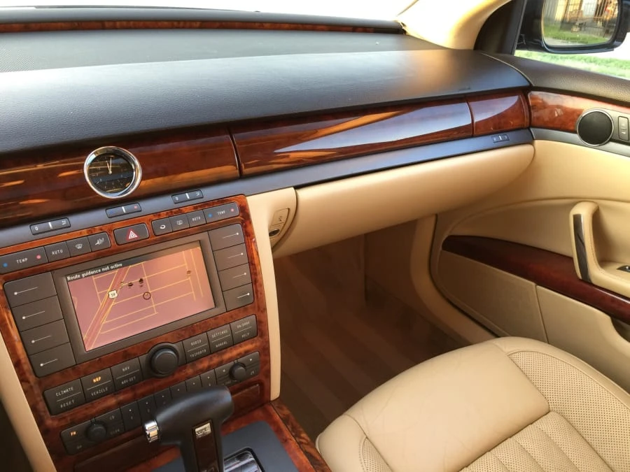 2004 Volkswagen Phaeton - Image 4 of 12