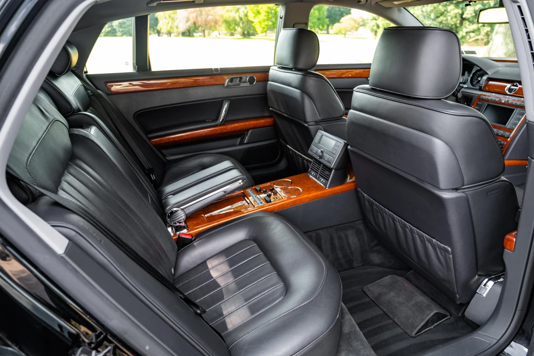 2004 Volkswagen Phaeton - Image 25 of 31