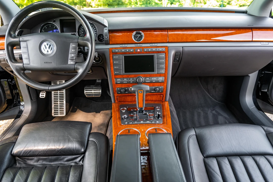 2004 Volkswagen Phaeton - Image 23 of 31