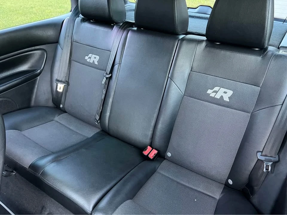 2004 Volkswagen R32 Mk4 - Image 15 of 21