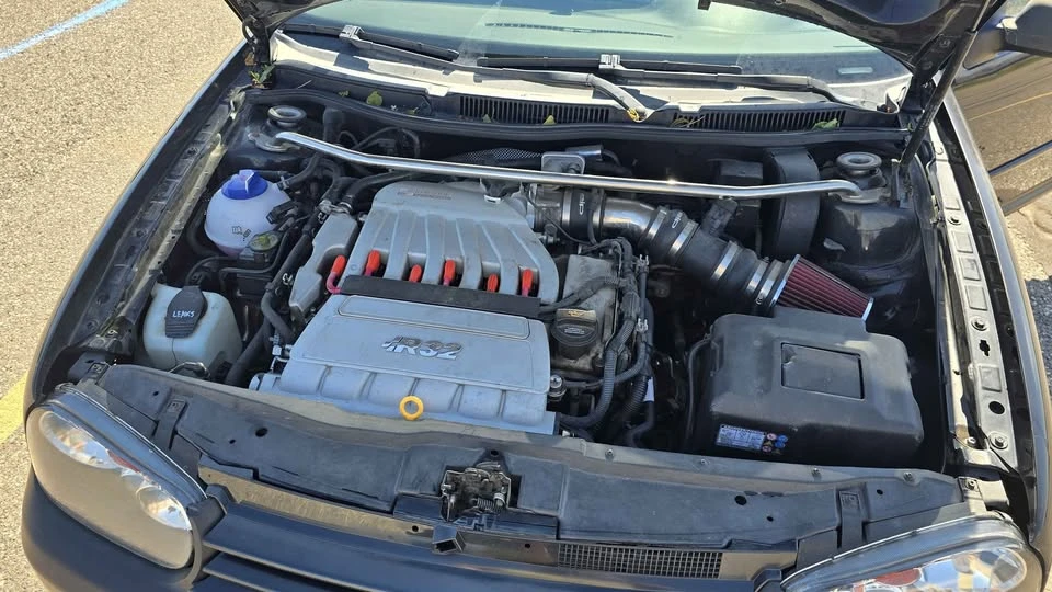 2004 Volkswagen R32 Mk4 - Image 8 of 15