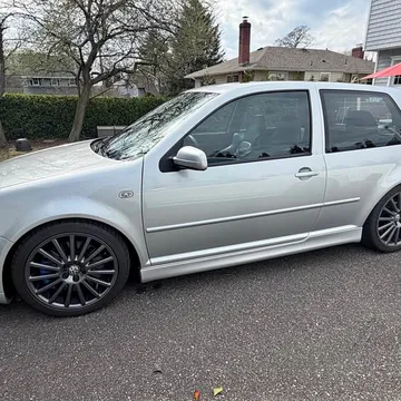 2004 Volkswagen Golf R32