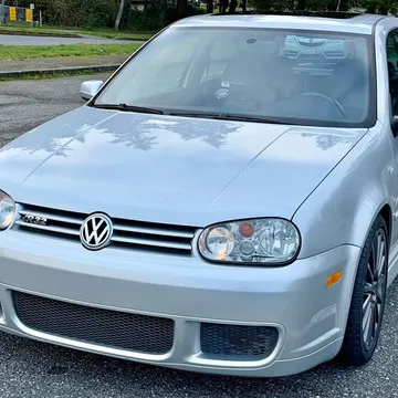 2004 Volkswagen R32 Hatchback 2D