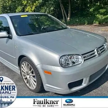 2004 Volkswagen R32 Hatchback 2D