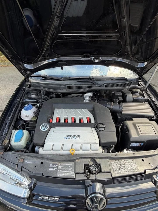 2004 Volkswagen R32 Mk4 - Image 5 of 8