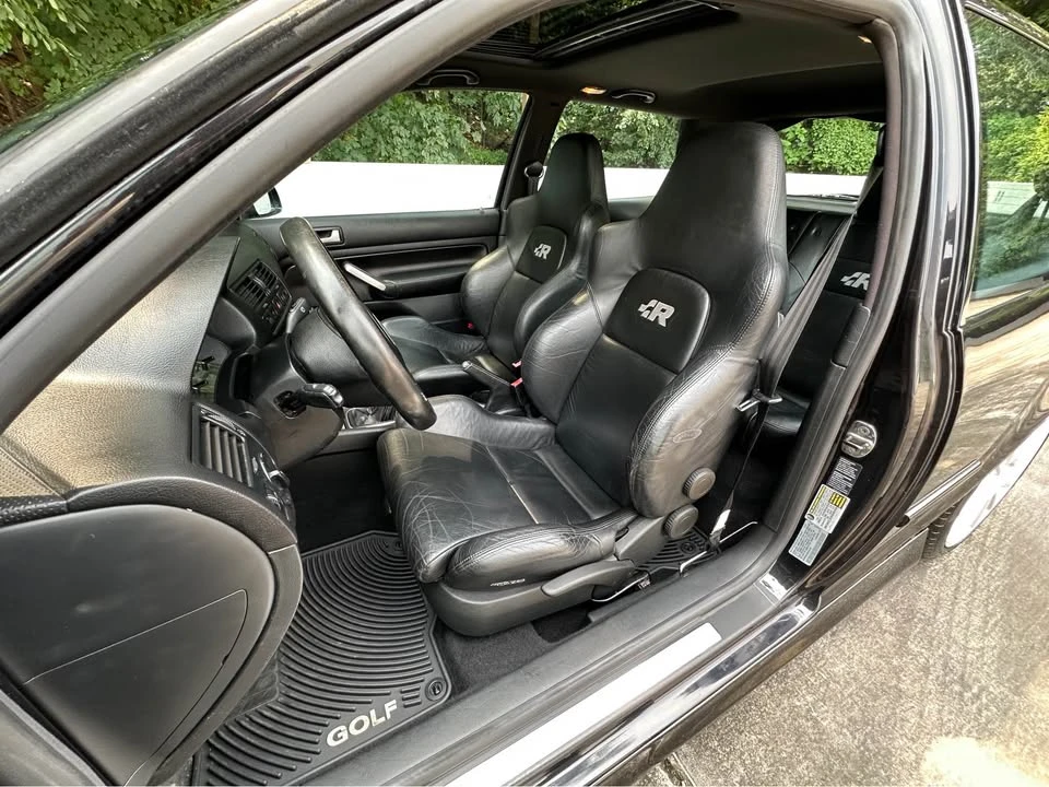 2004 Volkswagen R32 Mk4 - Image 9 of 16
