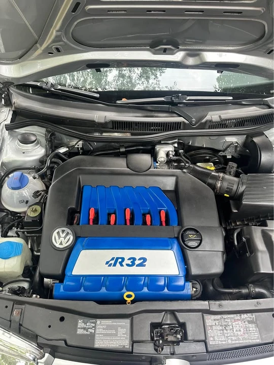2004 Volkswagen R32 Mk4 - Image 8 of 15