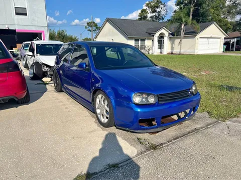 2004 Volkswagen R32 Hatchback 2D