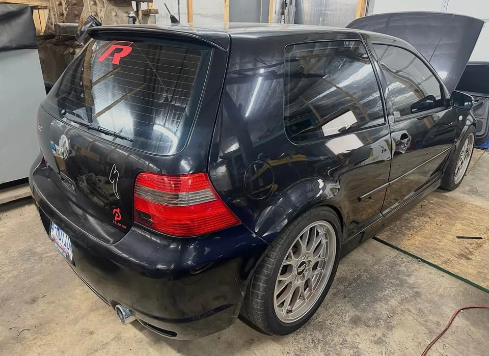 2004 Volkswagen R32 Mk4 - Image 5 of 10