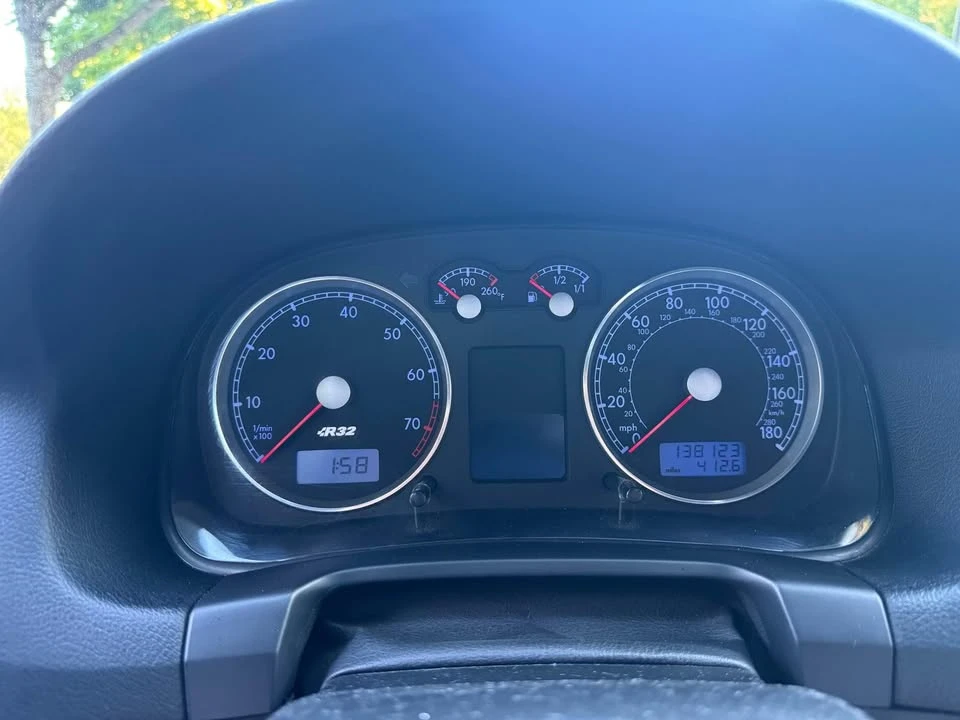 2004 Volkswagen R32 Mk4 - Image 11 of 19