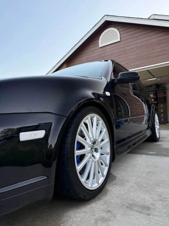 2004 Volkswagen R32 Mk4 - Image 3 of 9