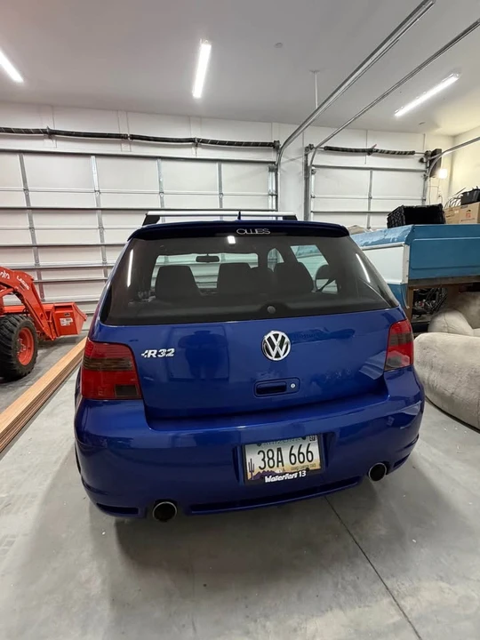 2004 Volkswagen R32 Mk4 - Image 4 of 6