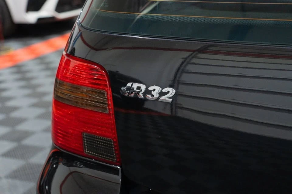 2004 Volkswagen R32 Mk4 - Image 9 of 20