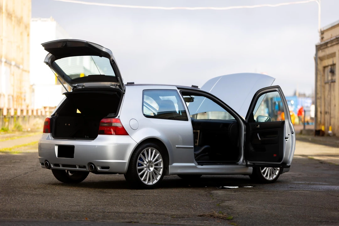 2004 Volkswagen R32 Mk4 - Image 14 of 31