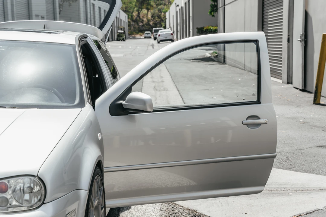 2004 Volkswagen R32 Mk4 - Image 17 of 31