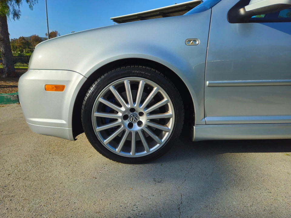 2004 Volkswagen R32 Mk4 - Image 27 of 31