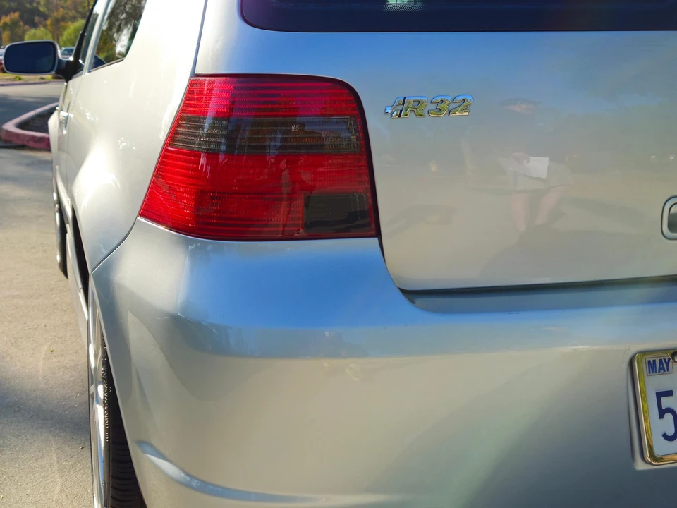 2004 Volkswagen R32 Mk4 - Image 17 of 31