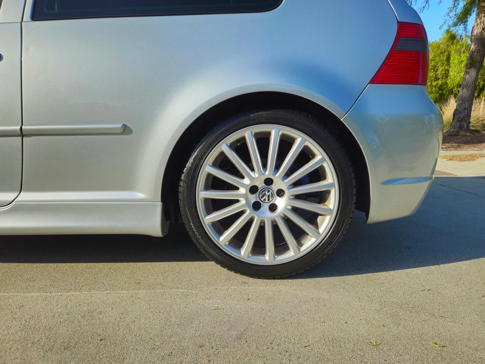 2004 Volkswagen R32 Mk4 - Image 28 of 31