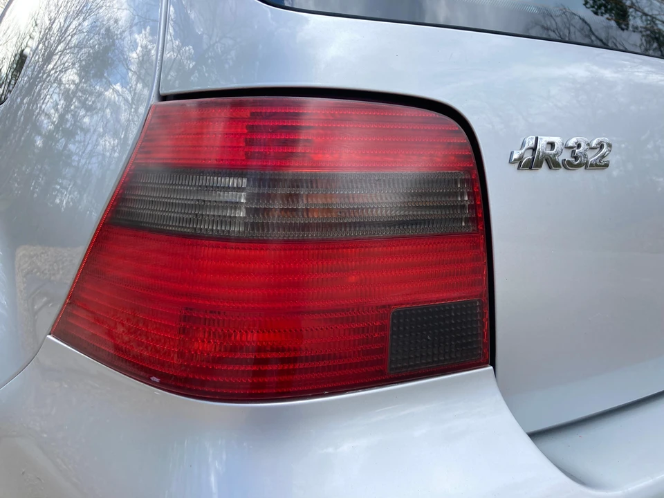 2004 Volkswagen R32 Mk4 - Image 18 of 31