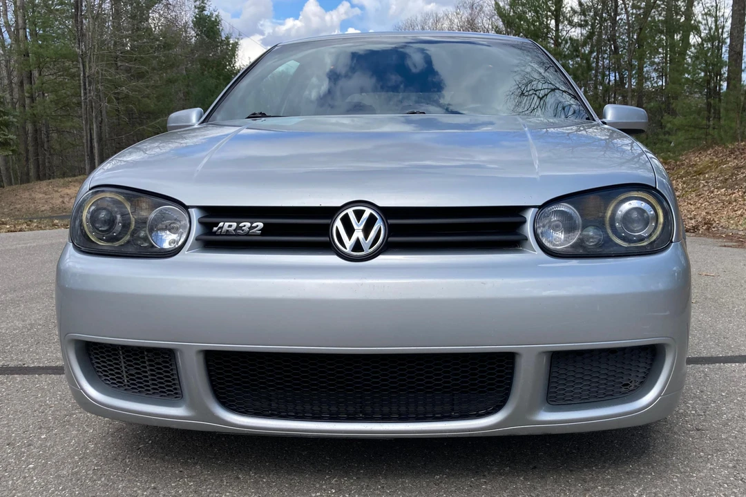 2004 Volkswagen R32 Mk4 - Image 2 of 31