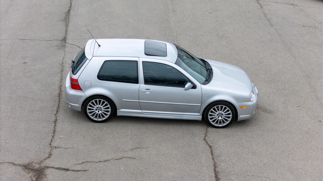 2004 Volkswagen R32 Mk4 - Image 16 of 31