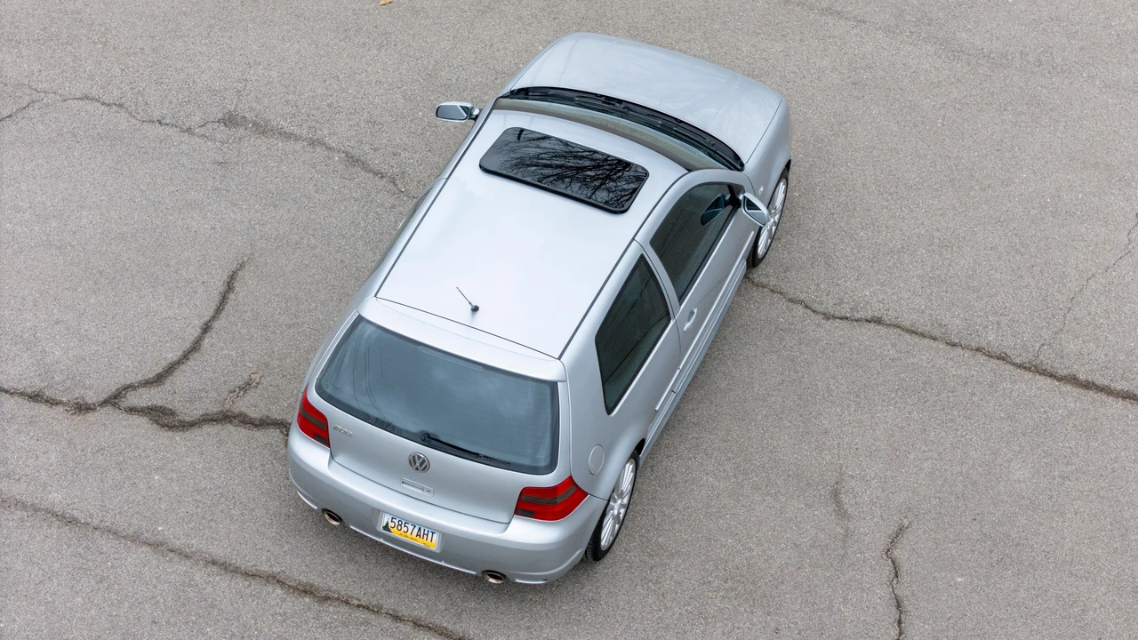 2004 Volkswagen R32 Mk4 - Image 15 of 31