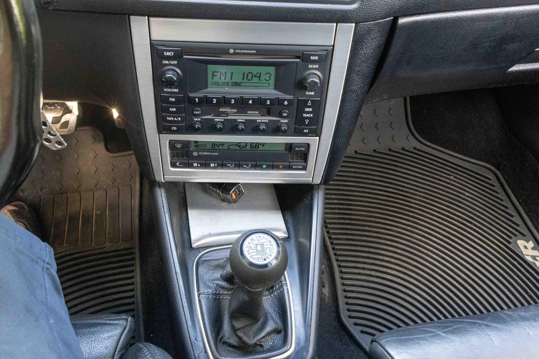 2004 Volkswagen R32 Mk4 - Image 27 of 31