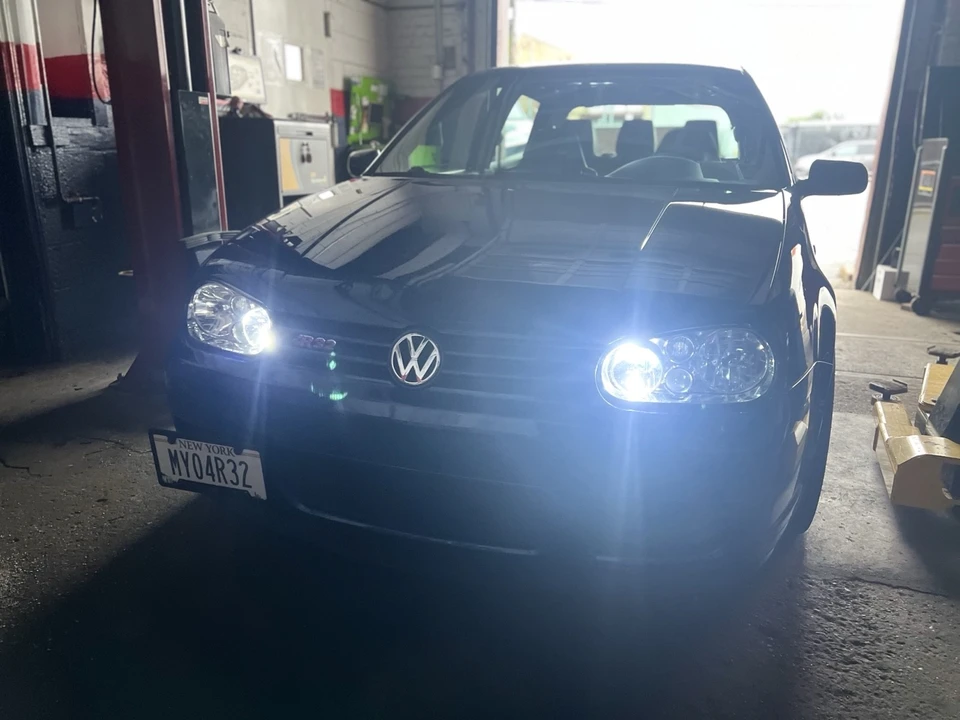2004 Volkswagen R32 Mk4 - Image 3 of 5