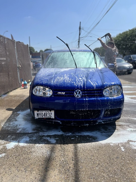 2004 Volkswagen R32 Mk4 - Image 2 of 5