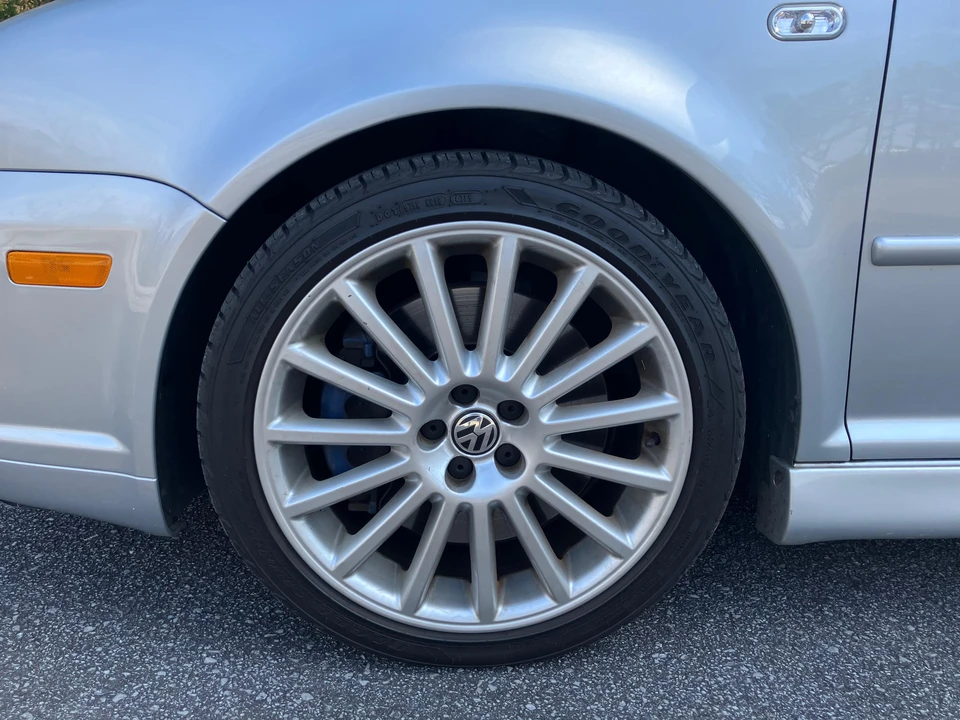 2004 Volkswagen R32 Mk4 - Image 23 of 31