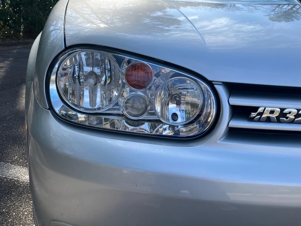 2004 Volkswagen R32 Mk4 - Image 13 of 31