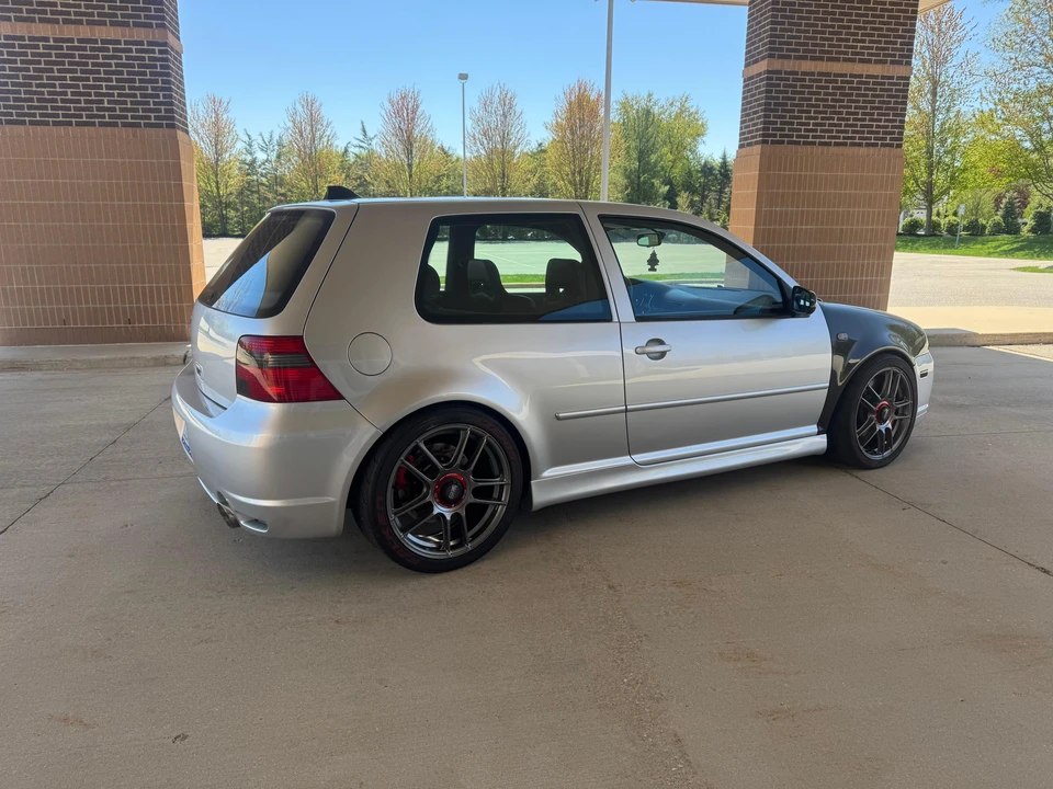 2004 Volkswagen R32 Mk4 - Image 12 of 31