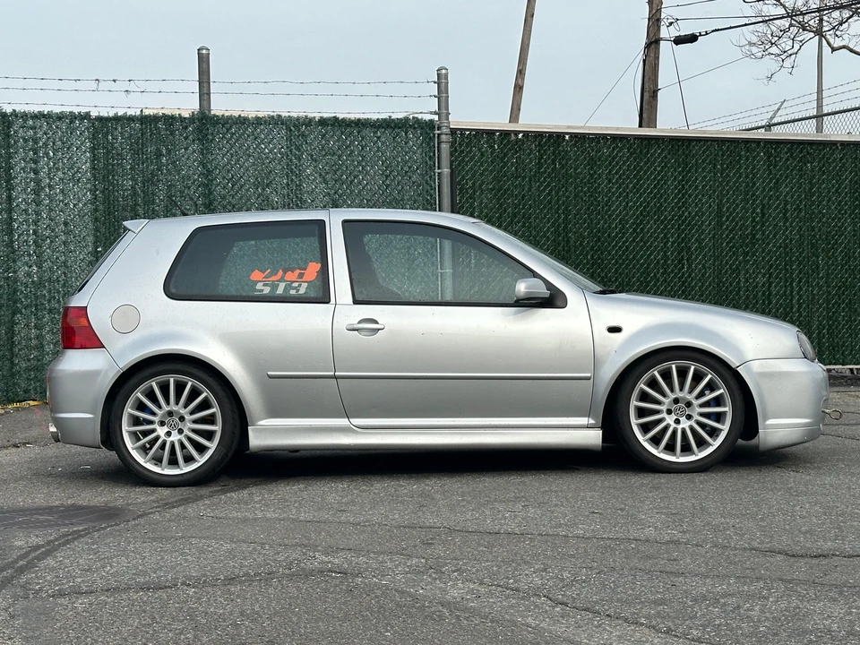 2004 Volkswagen R32 Mk4 - Image 10 of 31