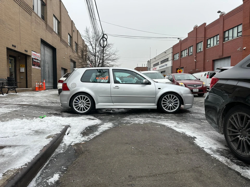 2004 Volkswagen R32 Mk4 - Image 15 of 31