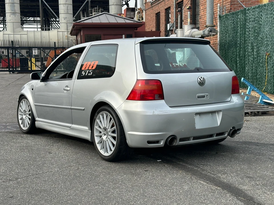 2004 Volkswagen R32 Mk4 - Image 8 of 31