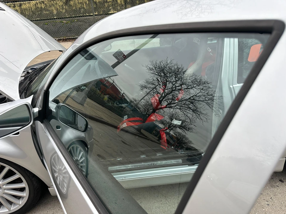 2004 Volkswagen R32 Mk4 - Image 29 of 31