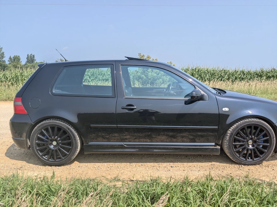 2004 Volkswagen R32 Mk4 - Image 5 of 18