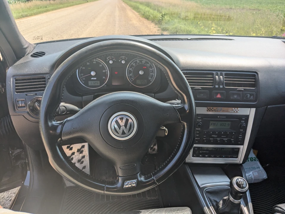 2004 Volkswagen R32 Mk4 - Image 9 of 18
