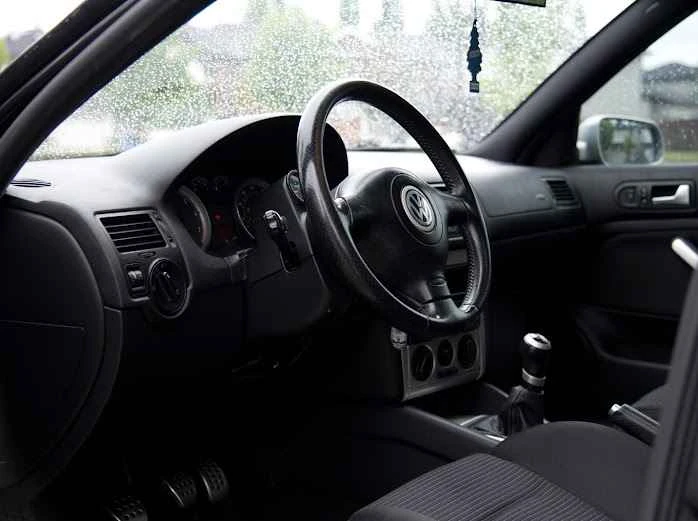 2004 Volkswagen A4 Jetta - Image 4 of 12