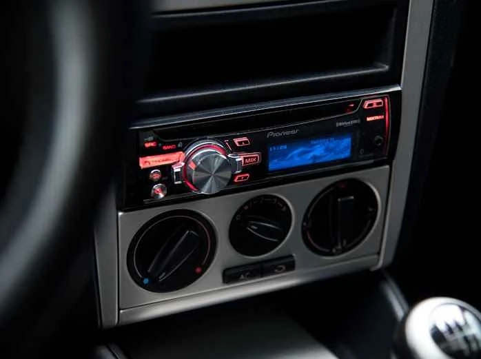 2004 Volkswagen A4 Jetta - Image 5 of 12
