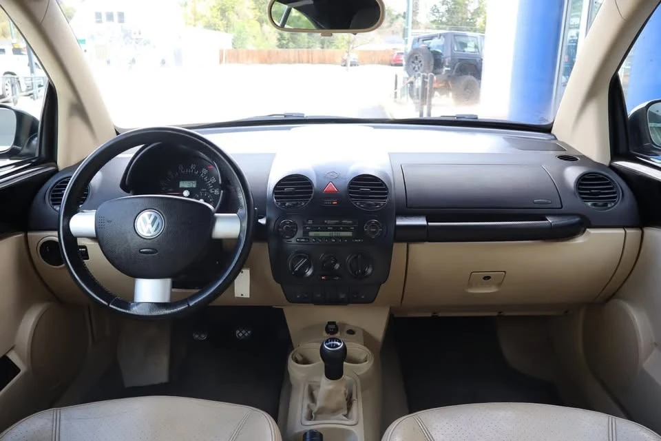 2004 Volkswagen New Beetle - Image 10 of 17
